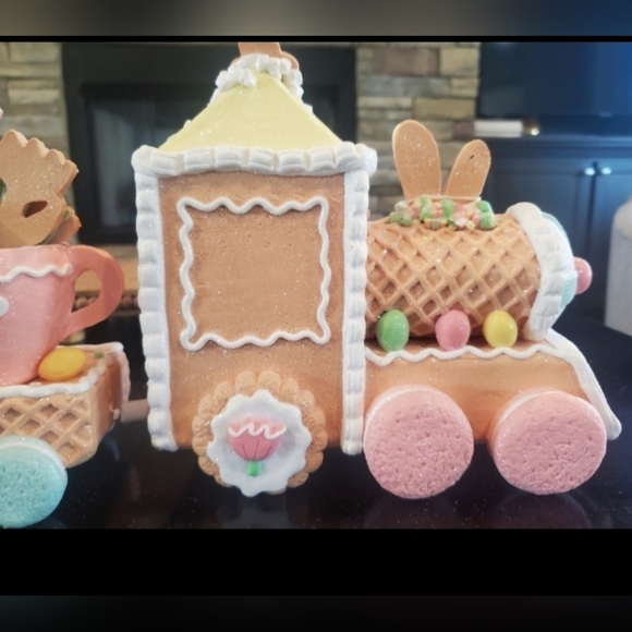 Pastel Easter Gingerbread Train-NWT - Picture 5 of 8